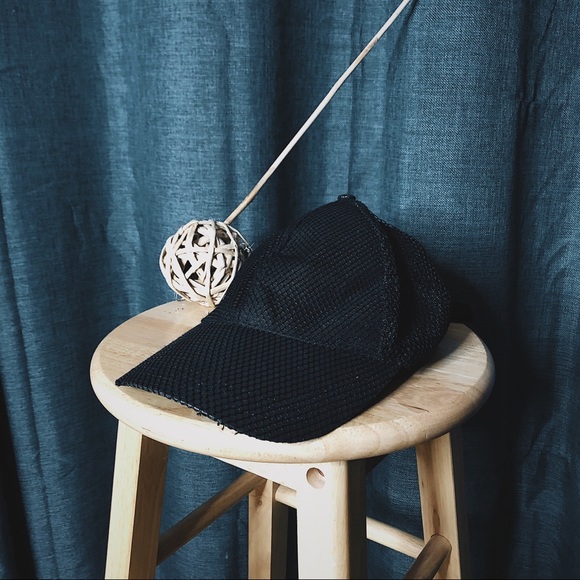 💥24 HR CLEAR-OUT💥 Cheap Monday Mesh Cap - Picture 1 of 2
